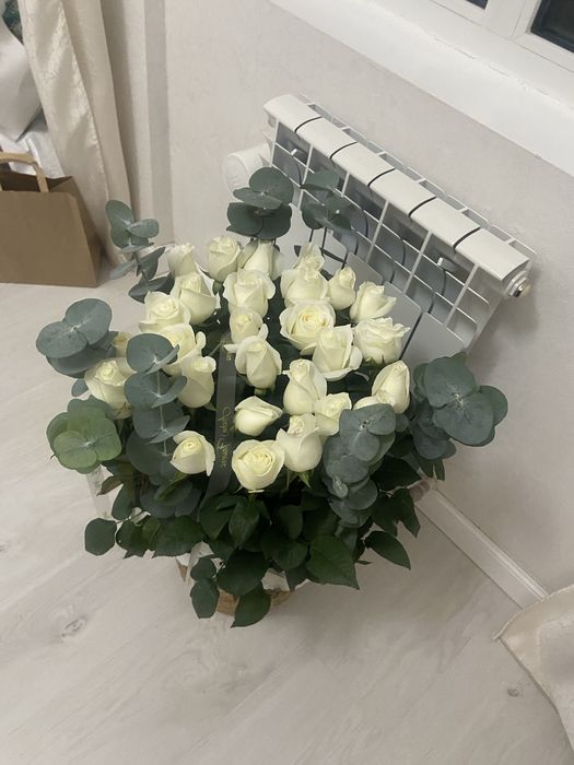 Цветы белые розы