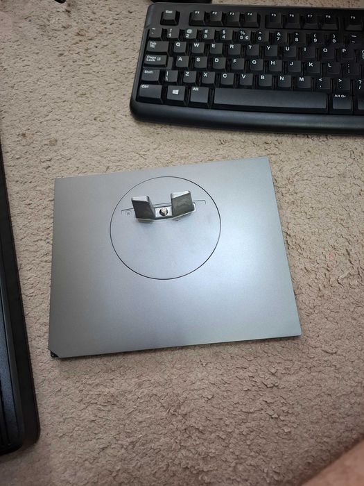 Монитор Dell P2213f