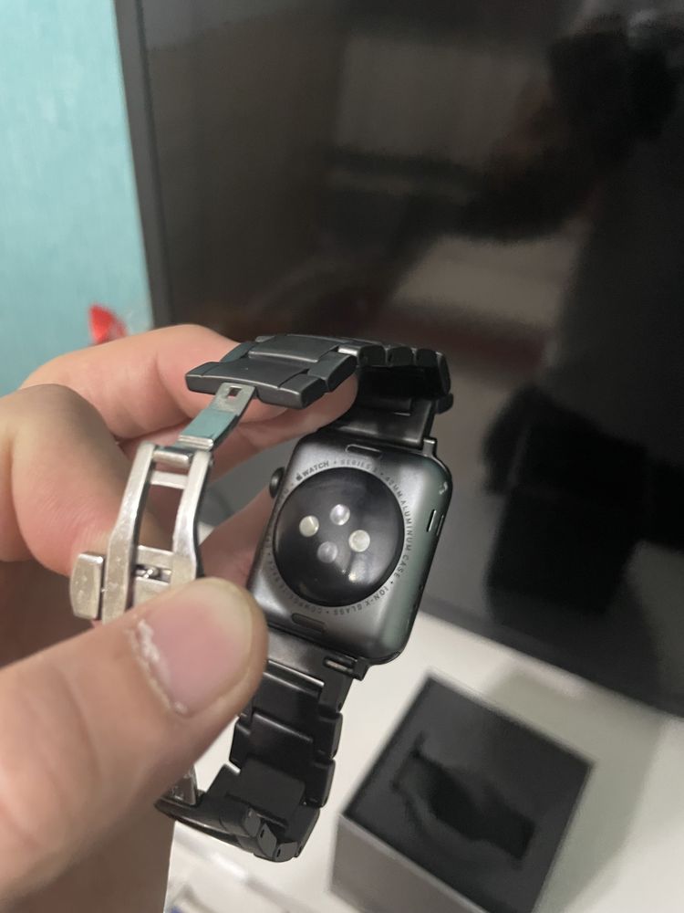 Продам apple watch series 3