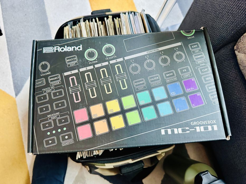 Roland MC 101 groovebox