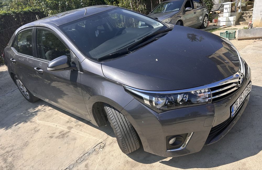 Продавам Toyota Corolla sedan 2016