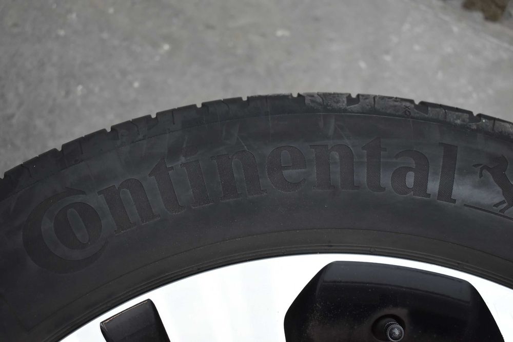 Гуми 235/55/18 Continental