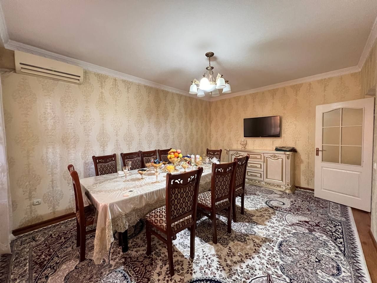 Срочно Продаётся квартира 4/9/9
Алмазарский район Беруний

- Комнаты р
