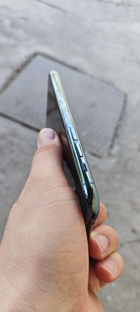 Iphone 11pro 256gb xolati: ideal battarey 61% karobka dakument bor