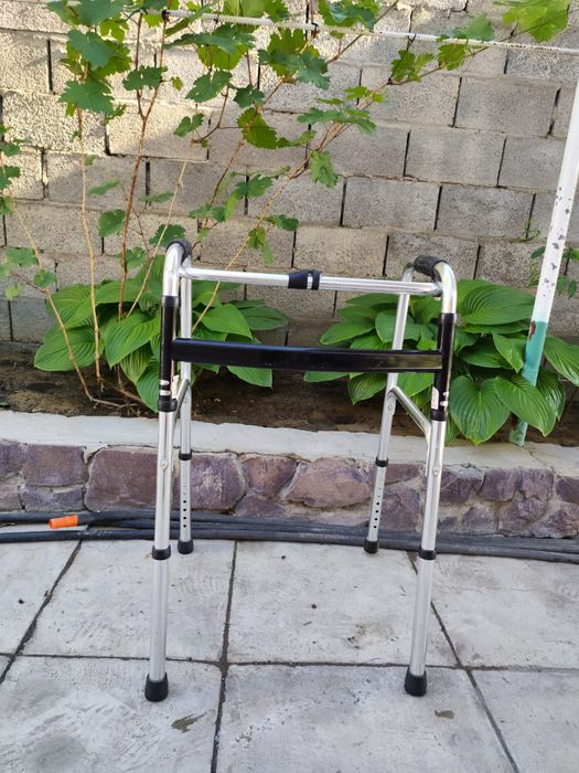 Продам ходунки для взрослых