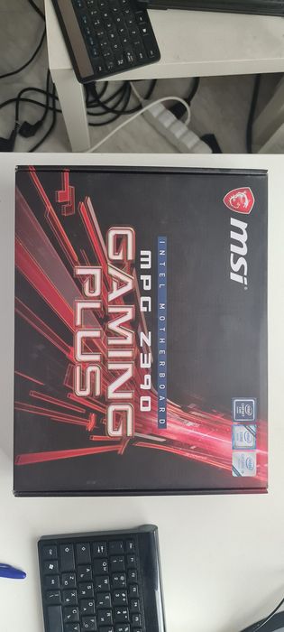 MSI MPG Z390 + Intel i5 9400F + Corsair Vengeance LPX 16GB