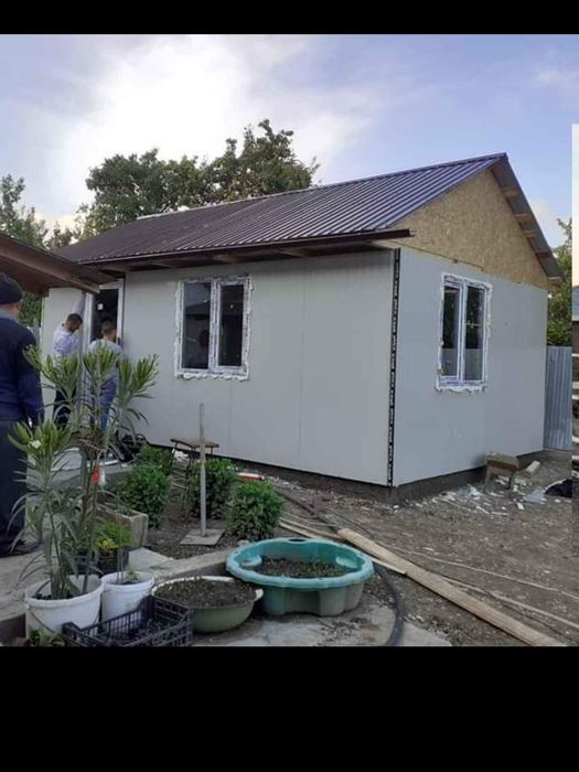 Vand case  din structura metalică din panou sandwish 3.1*6.2 m