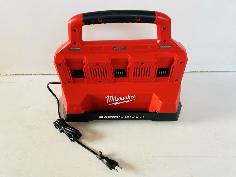 Milwaukee M18 PC6 rapid charger statie incarcare