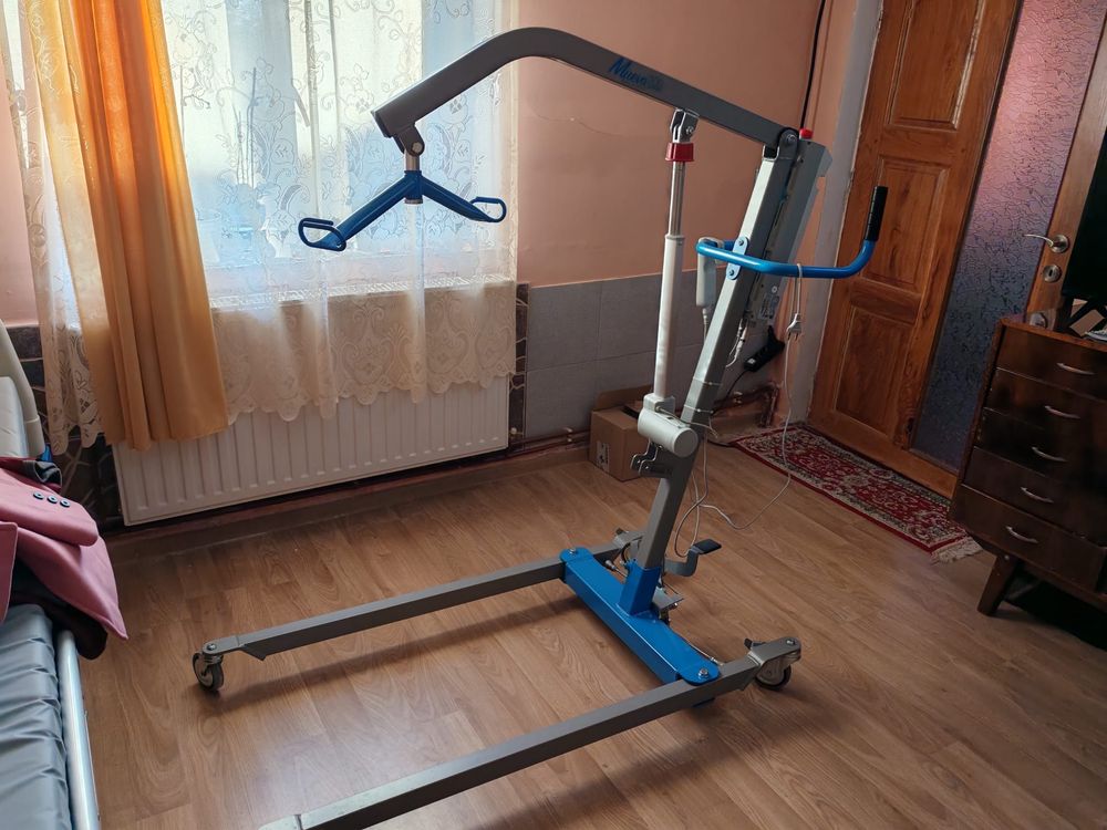 Dispozitiv electric de ridicare pacienti