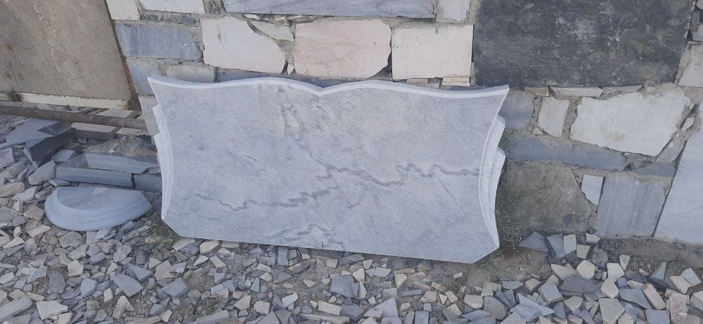 Yodgorliklar Navoiy bo'ylab