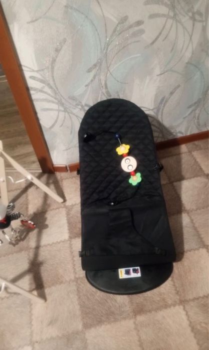 Шезлонг срочно продам для новорожденных