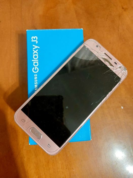 Продаётся samsung galaxy j3