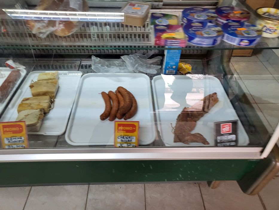 Sticlă vitrină mezeluri