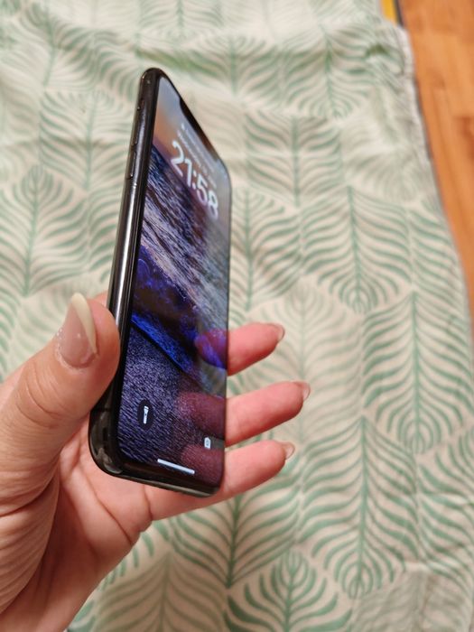 Vând iPhone 11 pro de 64GB