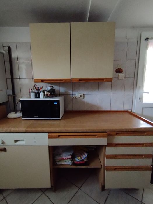 Vând urgent mobilă de bucătărie folosită