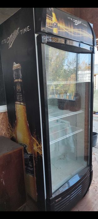 Витринный холодильник