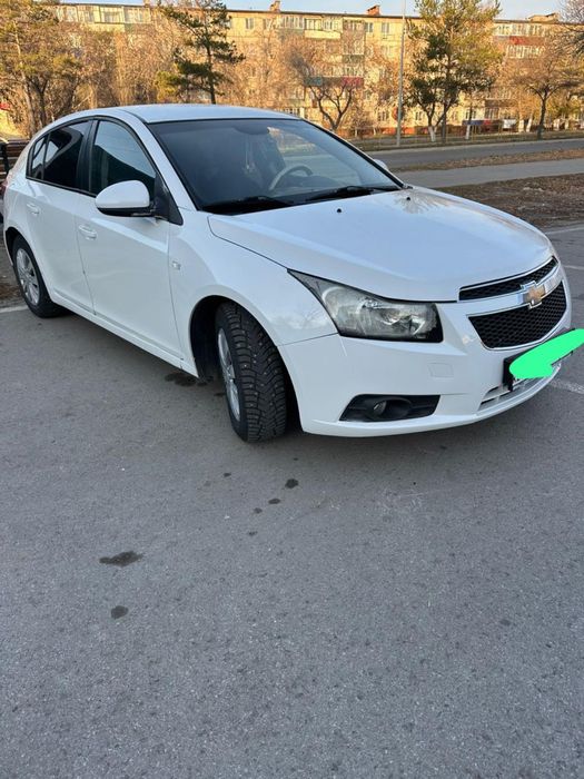 Продам Шевроле Круз хетчбэк 2012 г.в.