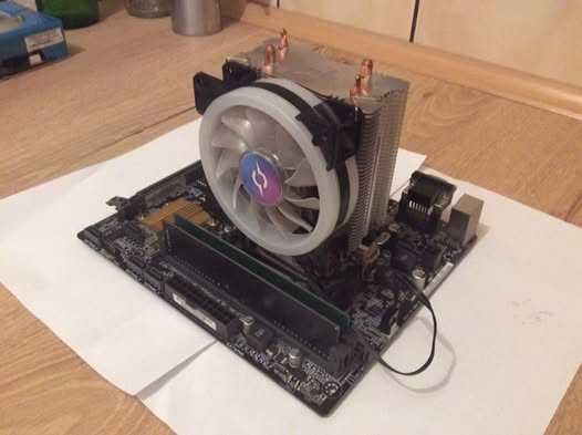 Vand placa de baza cu procesor si ram + cooller+ hdd