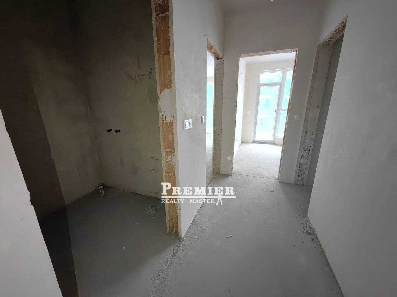 Продава се Двустаен апартамент в Бургас, Славейков - 61 кв.м за 1361 €/кв.м - Снимка #1