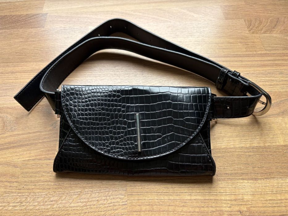 Borseta neagra Reserved