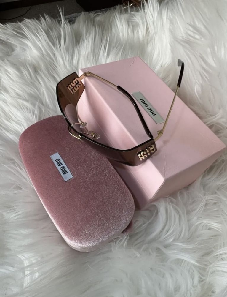 Miu Miu слънчеви очила