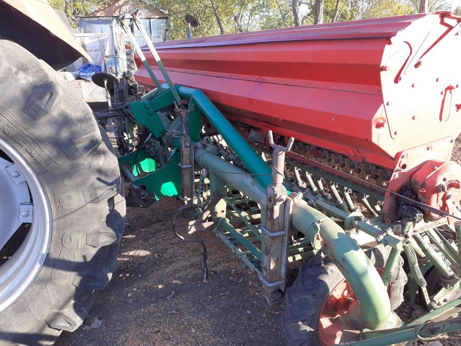 Vând semănătoare pe discuri 4m