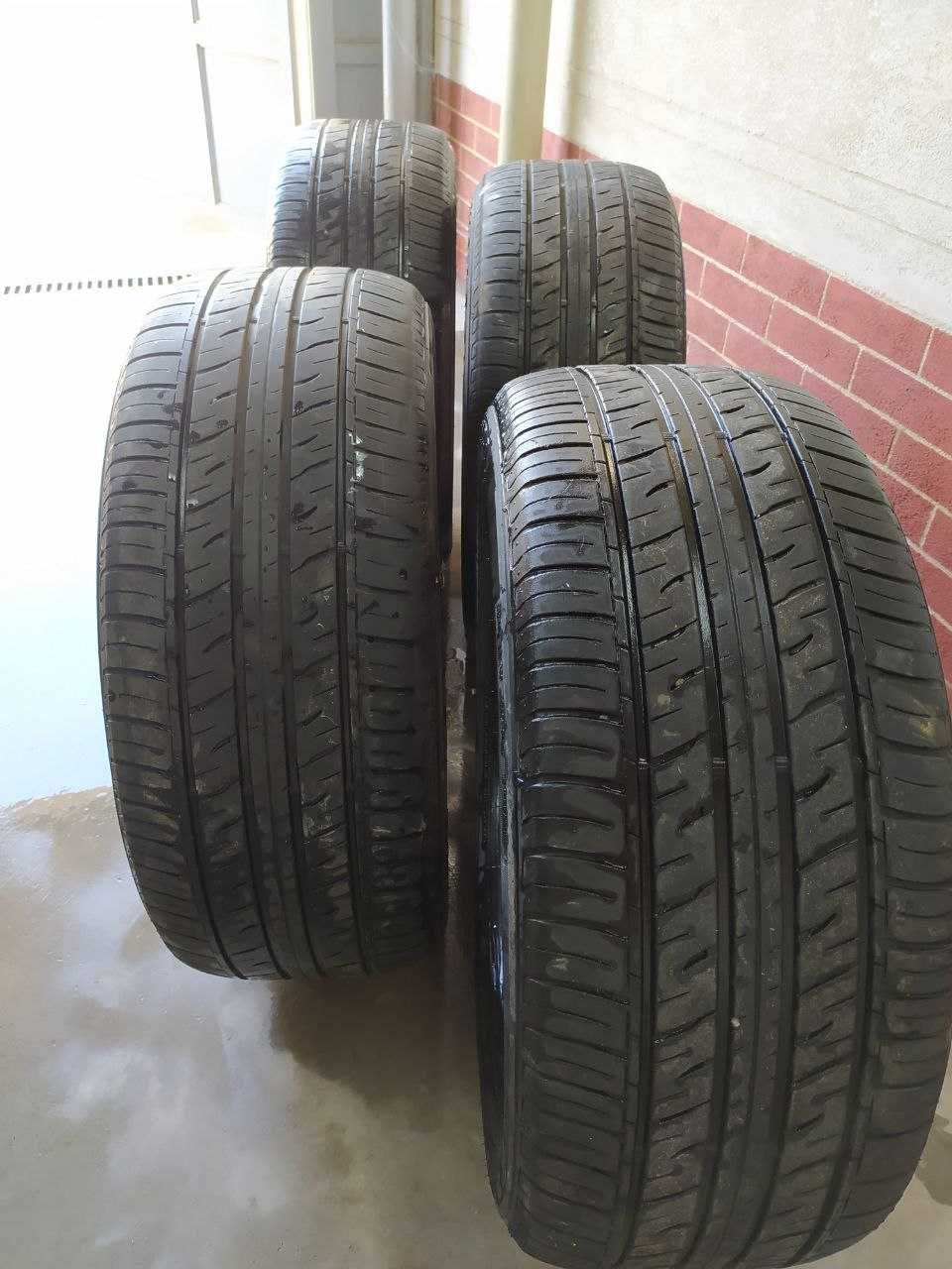 Продаётся 21 дюймовые  шины   275/50R21. Lexus 570