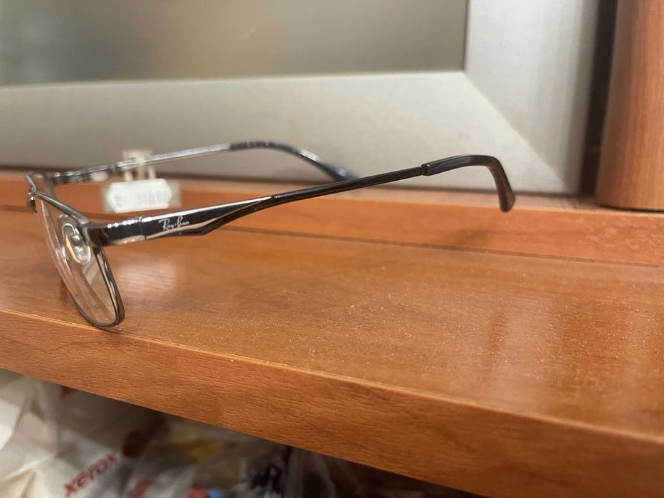 Елегантни хромирани правоъгълни рамки за очила RAY BAN