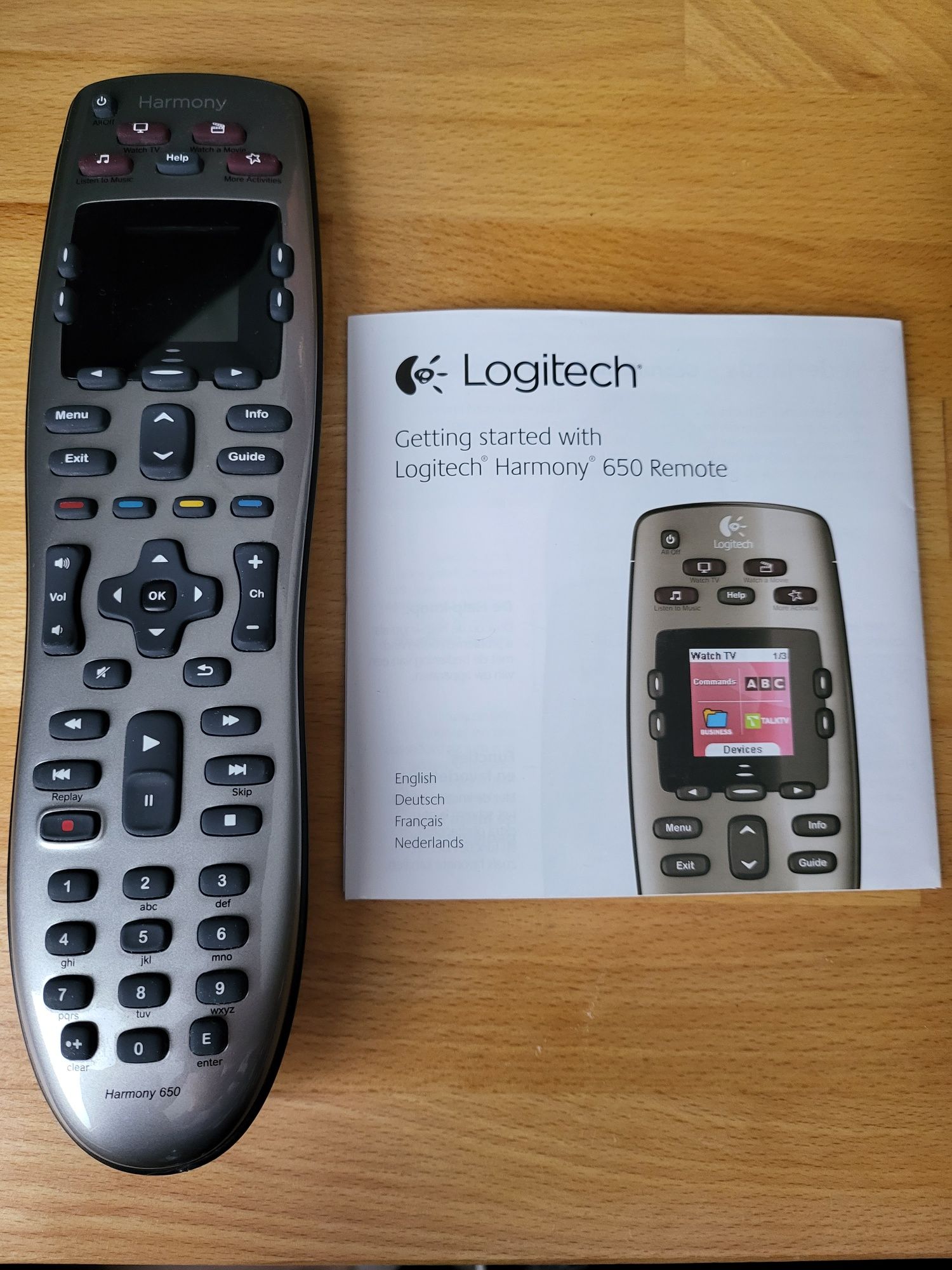 Универсално дистанционно Logitech Harmony 650 с кейс