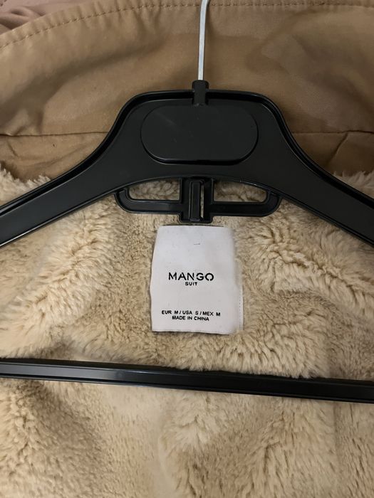 Geaca MANGO de iarna imblanita