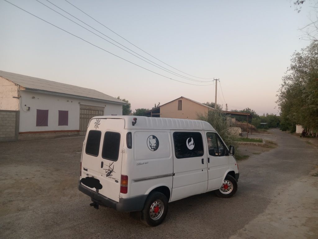 Ford tranzit sotiladi