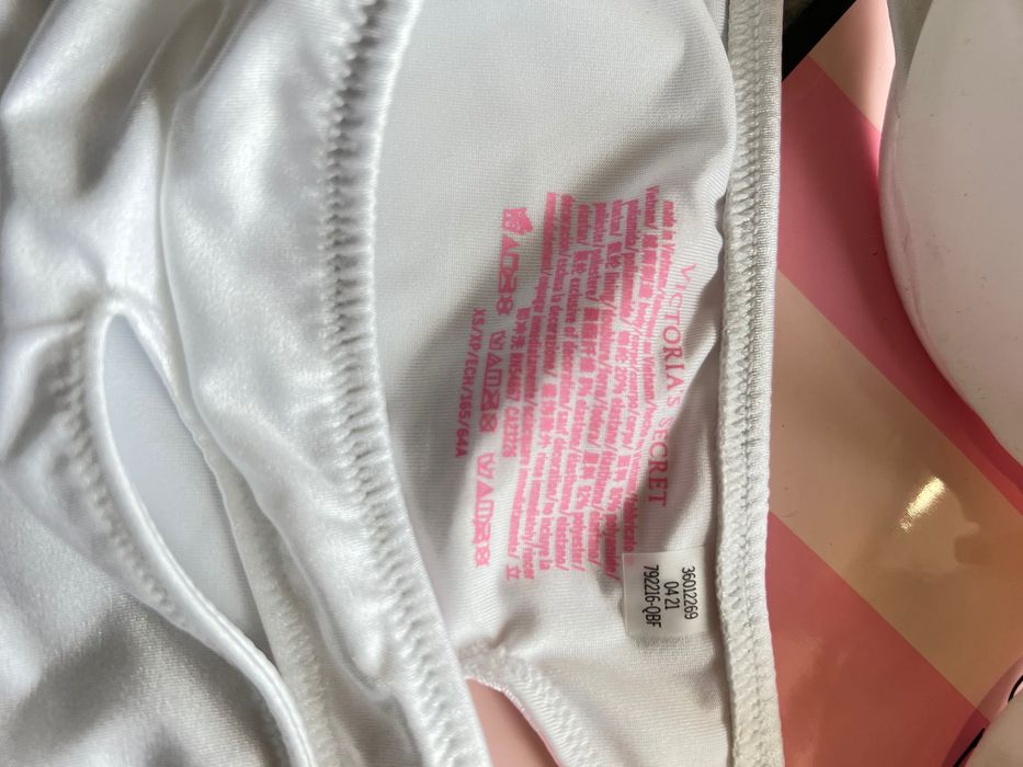Бански Victoria Secret 32B