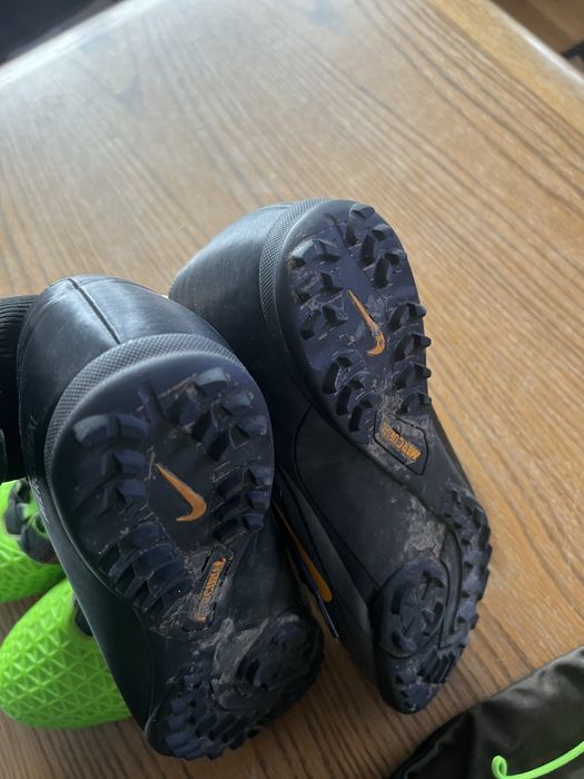 Adidasi fotbal 2 perechi (adidas-nike) marimea 45 si 46