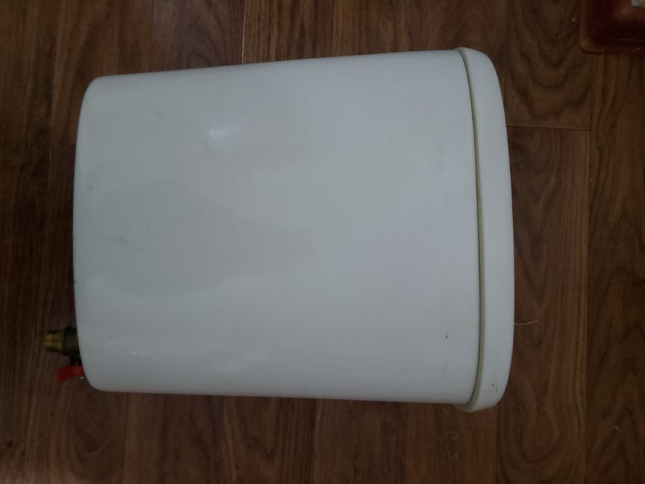 Продам бачок от унитаза