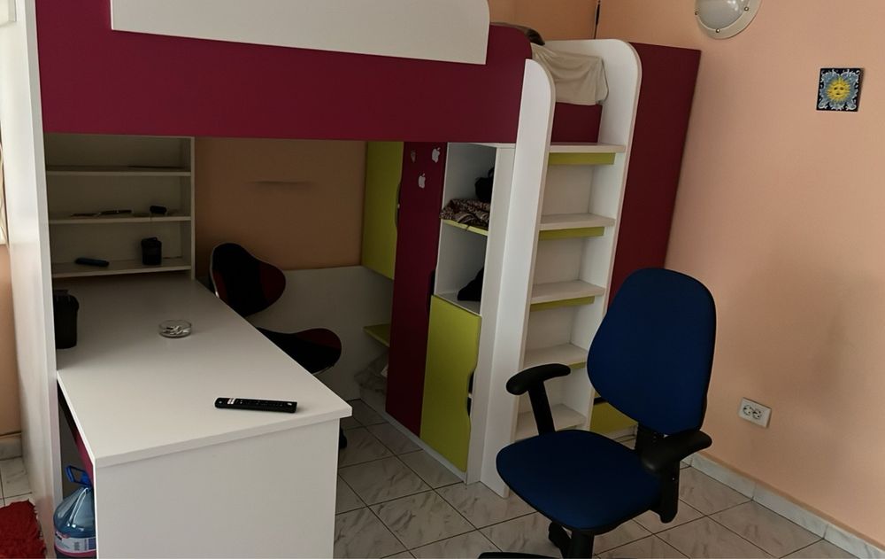 Функционално легло с бюро, шкафове и гардероб