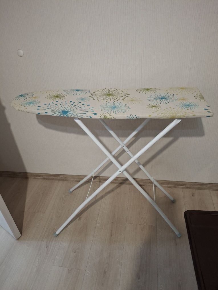 Маса за гладене стабилна