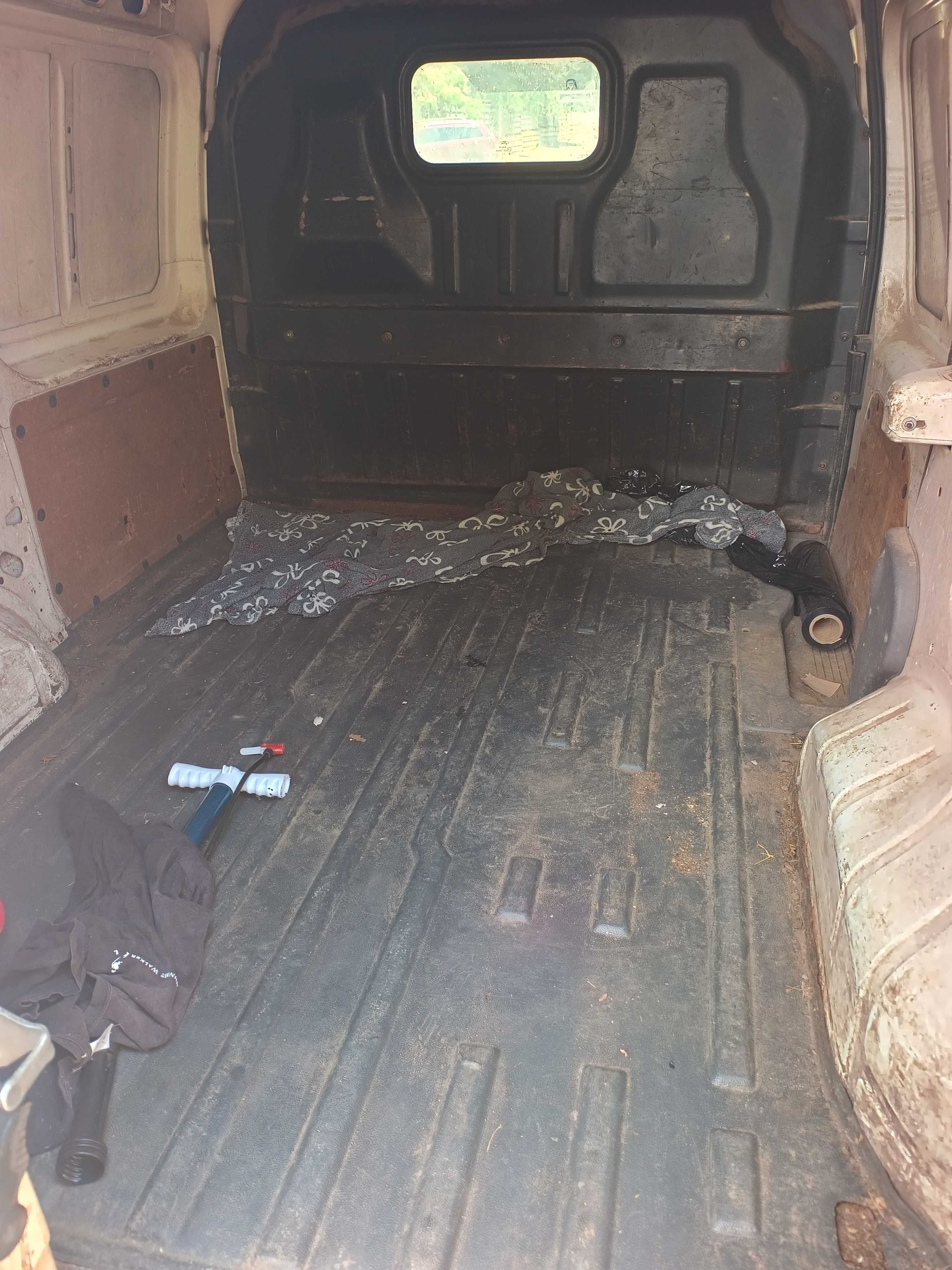 Продава ford connect баничарка 2006 година 1.8 дизел