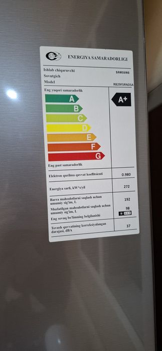 Yangi holatdagi SAMSUNG xolodelnik