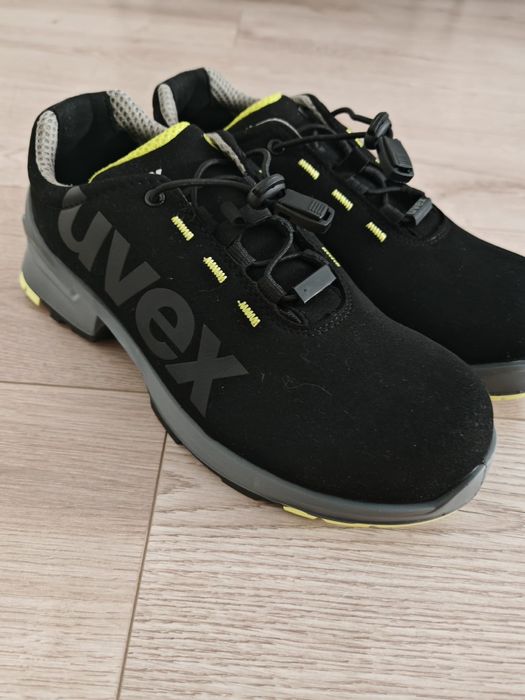 Pantofi de protective uvex s2  marimea 39