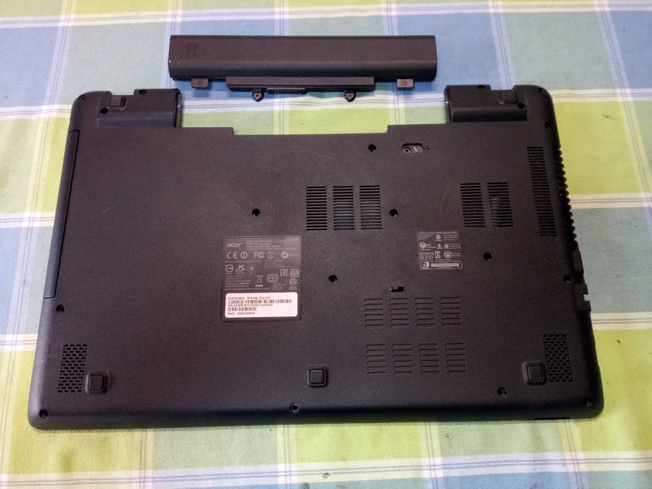 Elemente Acer E5-511 V3-572 V3-532 E5-551 E5-571 E5-572 E5-531 / 521