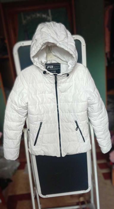 Демисезонная куртка для девочки подростка