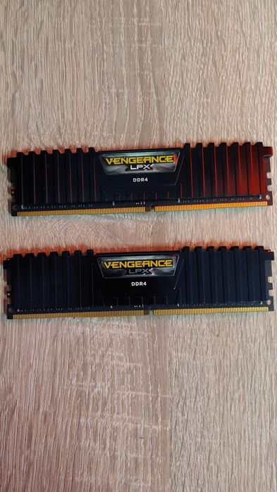 Memorie RAM PC/ 32 GB Corsair Vengeance