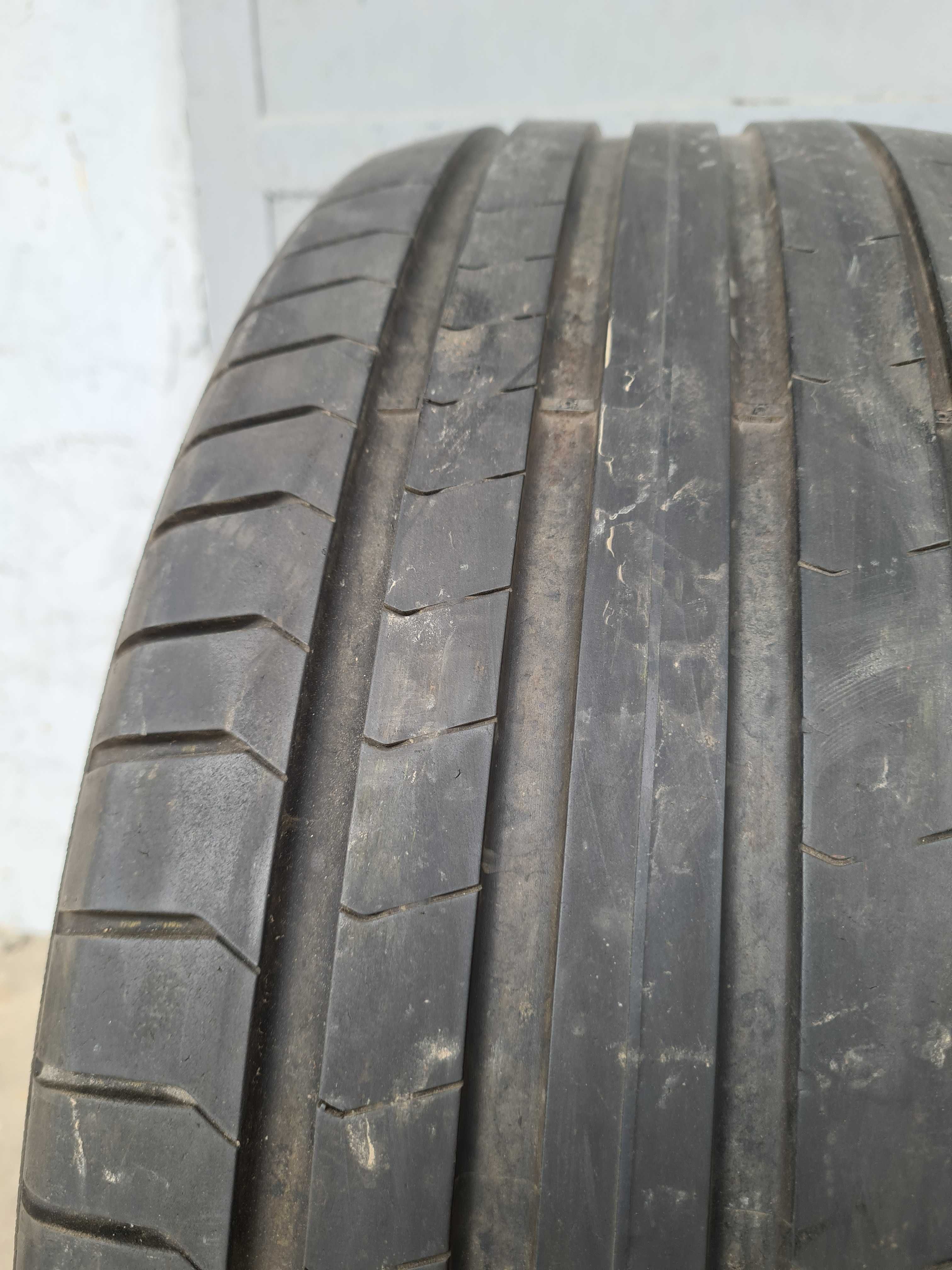 2 бр. летни гуми 255/40/21 Pirelli DOT 2617 5 mm