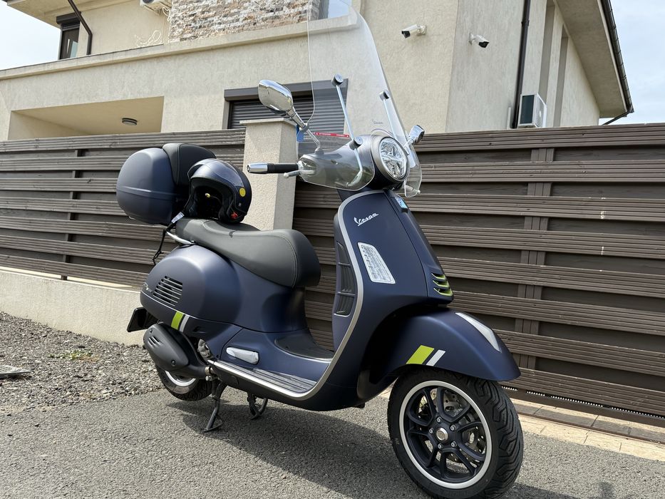 Vespa GTS300 SuperTech – Blu Energico Matt