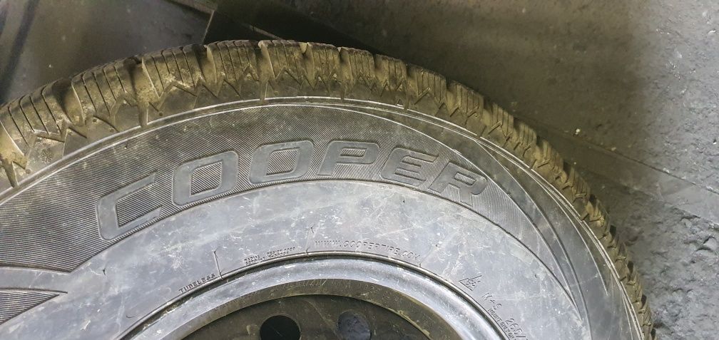 Зимни гуми с джанти 265/70/ R16