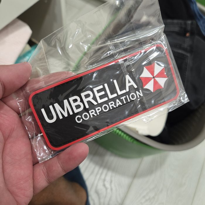 Нашивки 4х10см. Umbrella corporation велкро