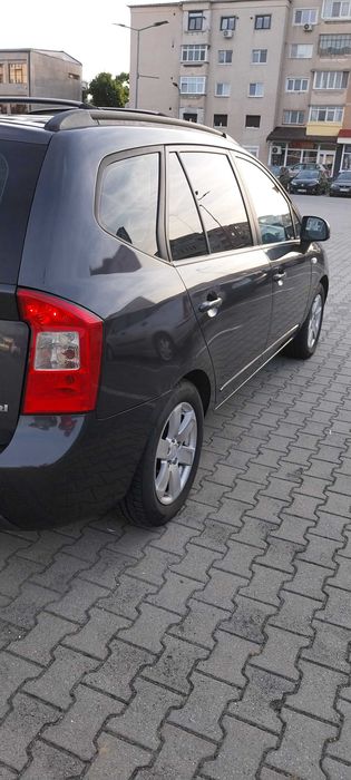 Vand Kia Carens  din 2009