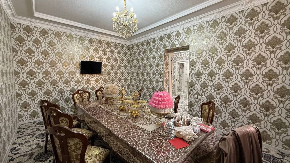 Nazarbeda Fayzli xonadon sotiladi