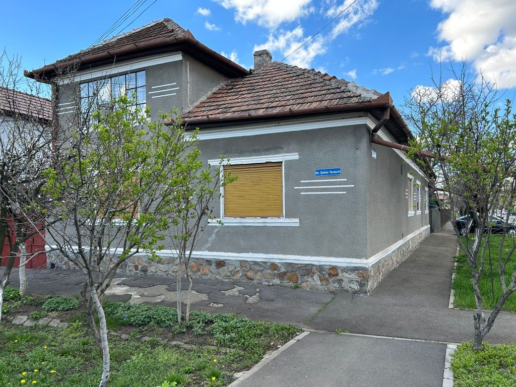Inchiriez casa(regim hotelier) 5 camere Gai
