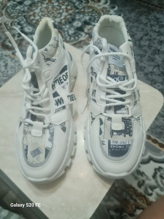 Обувь красовки..